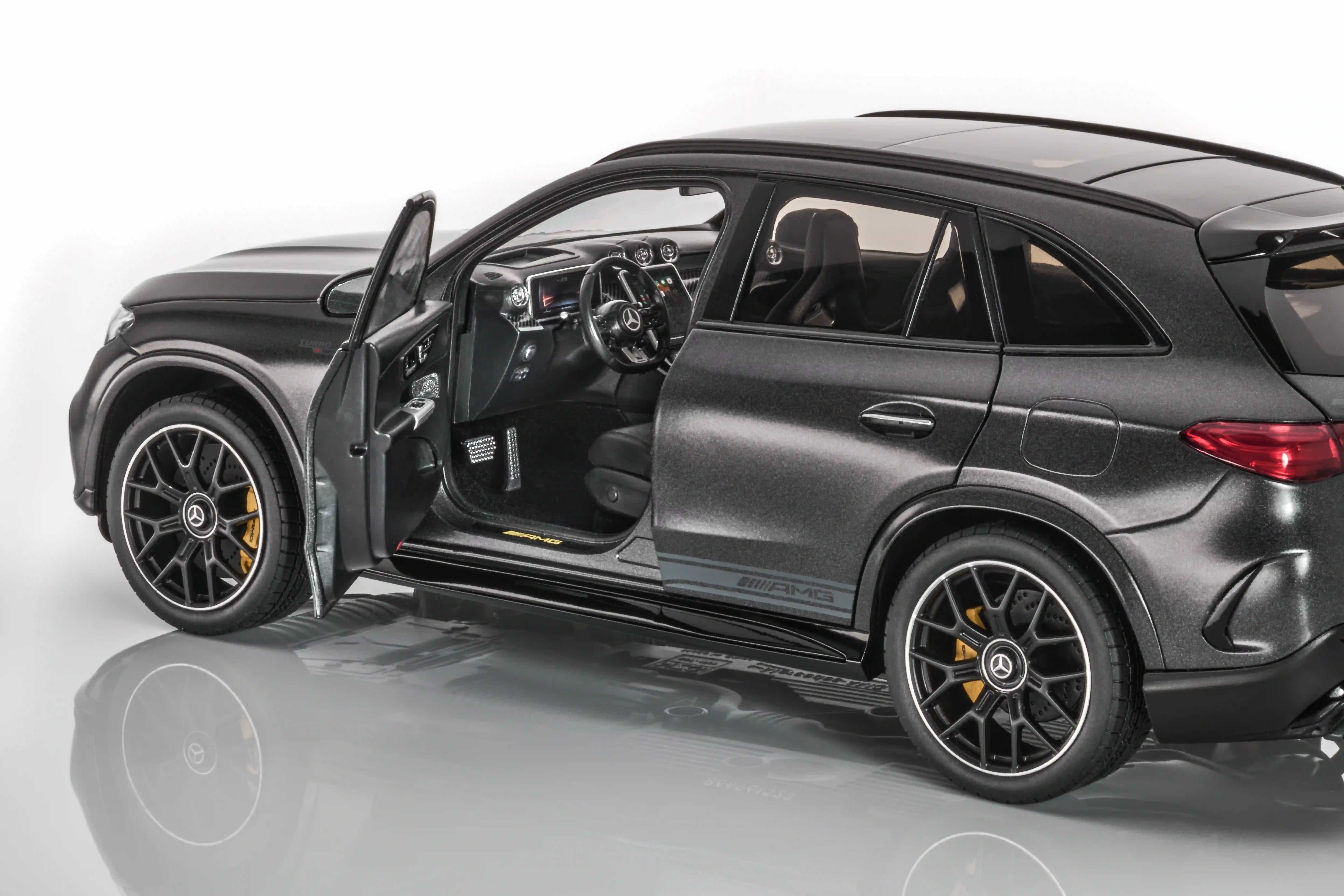 Modellauto: Mercedes-AMG GLC 63, S E PERFORMANCE, X254, edition #1, graphitgrau magno, NZG, 1:18, B66961523
