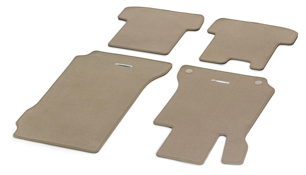 Tappetini in velluto CLASSIC, set da 4 pezzi, Classe C, beige mandorla, A20468021488P90 Tappetini in velluto CLASSIC, set da 4 pezzi, Classe C, beige mandorla, A20468021488P90