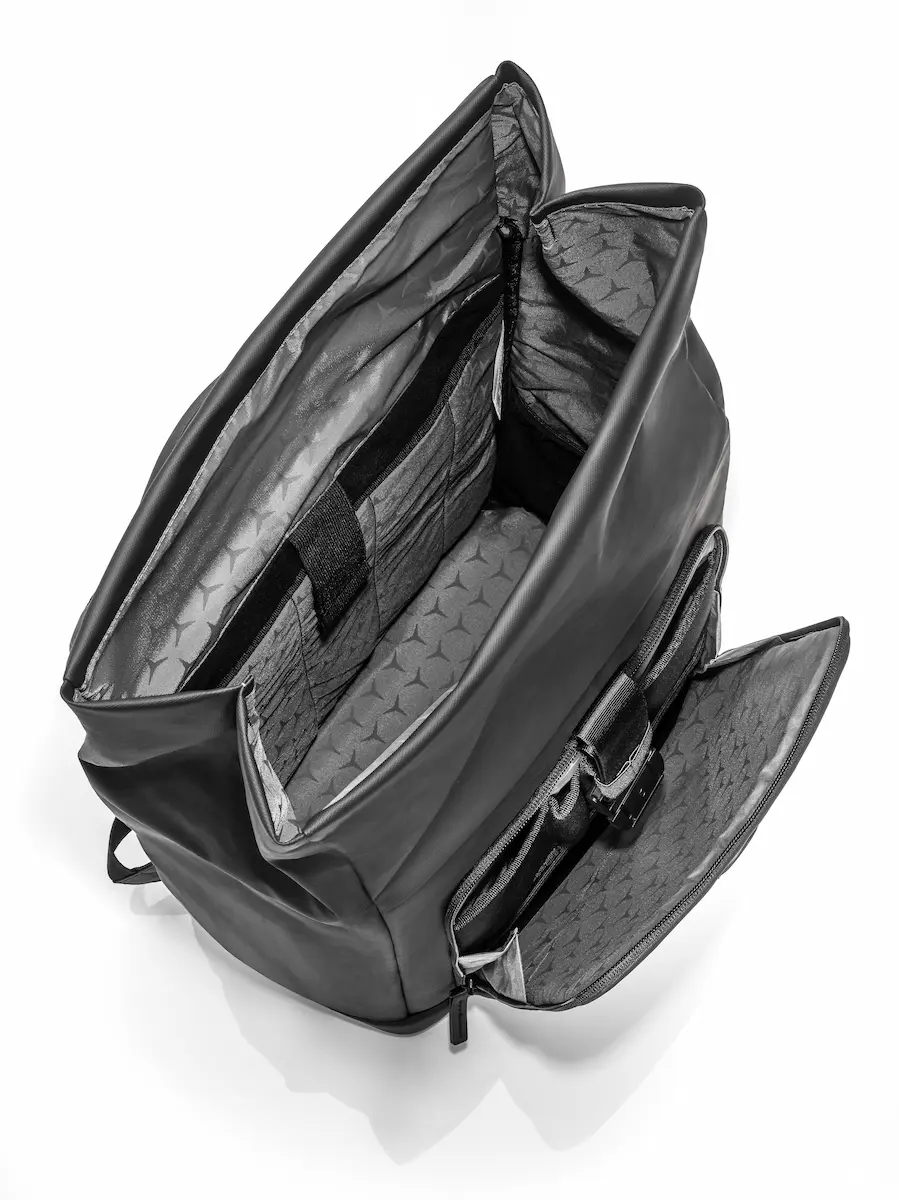 Cell phone case, black, polyamide (recycled) / polyester (recycled), B67960035