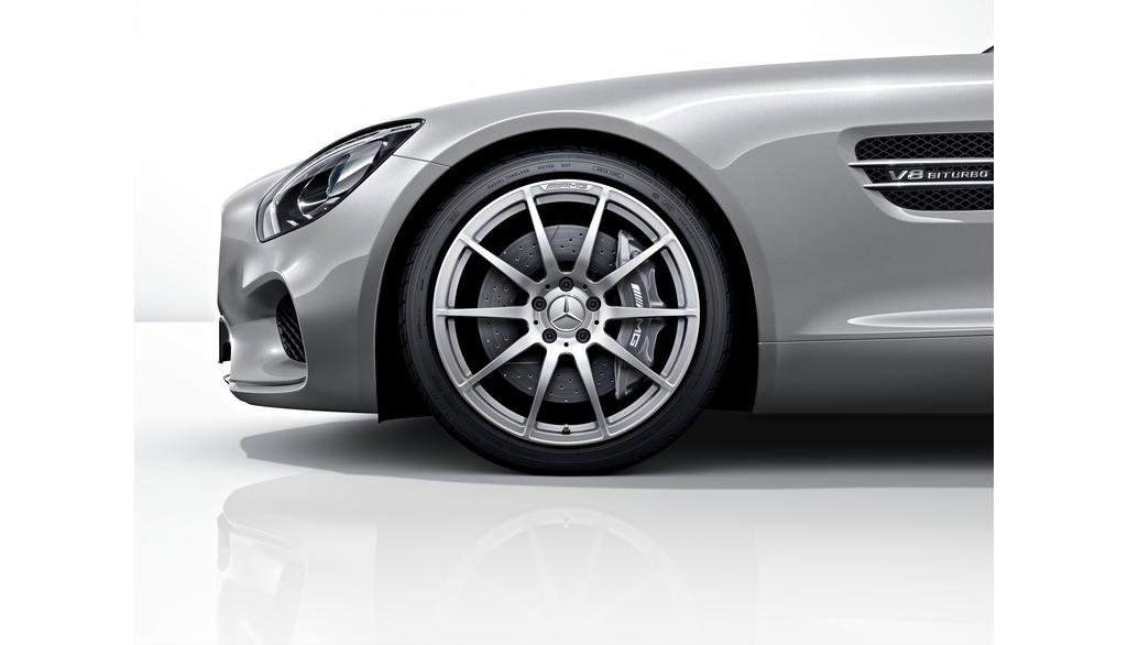 Cerchio forgiato AMG a 10 razze, 48,3 cm (19 pollici), lucido, AMG GT, 265/35 R19/, argento vanadio, A19040111007X45 Cerchio forgiato AMG a 10 razze, 48,3 cm (19 pollici), lucido, AMG GT, 265/35 R19/, argento vanadio, A19040111007X45