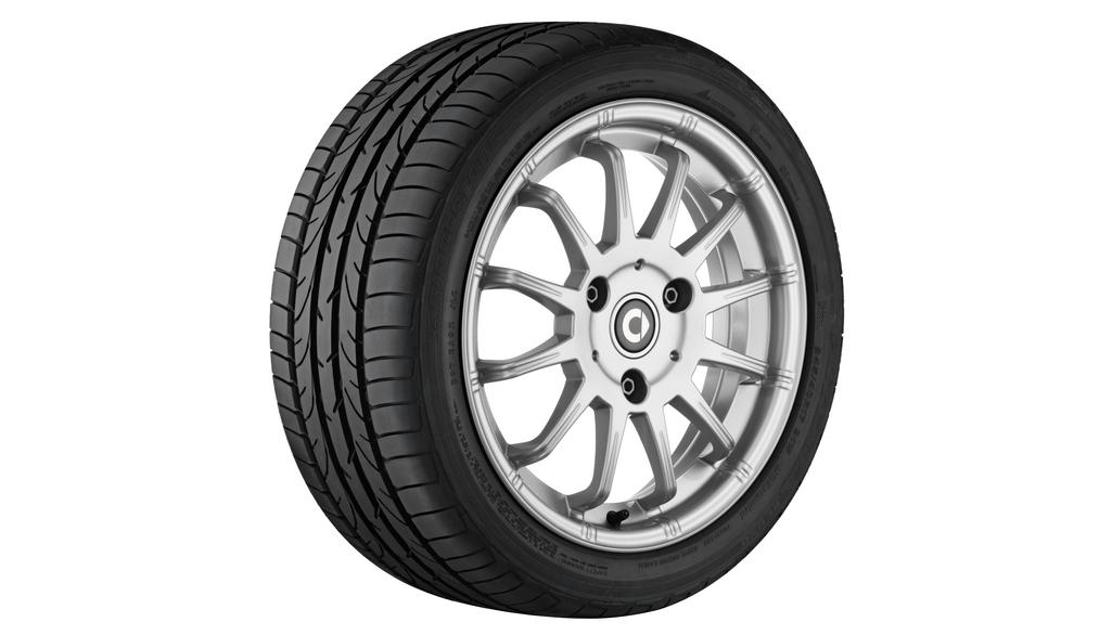 Cerchi in lega a 12 razze, Design 7, 38,1 cm (15 pollici), smart, 155/60 R15/, argento titanio, A4514010200CA4L Cerchi in lega a 12 razze, Design 7, 38,1 cm (15 pollici), smart, 155/60 R15/, argento titanio, A4514010200CA4L