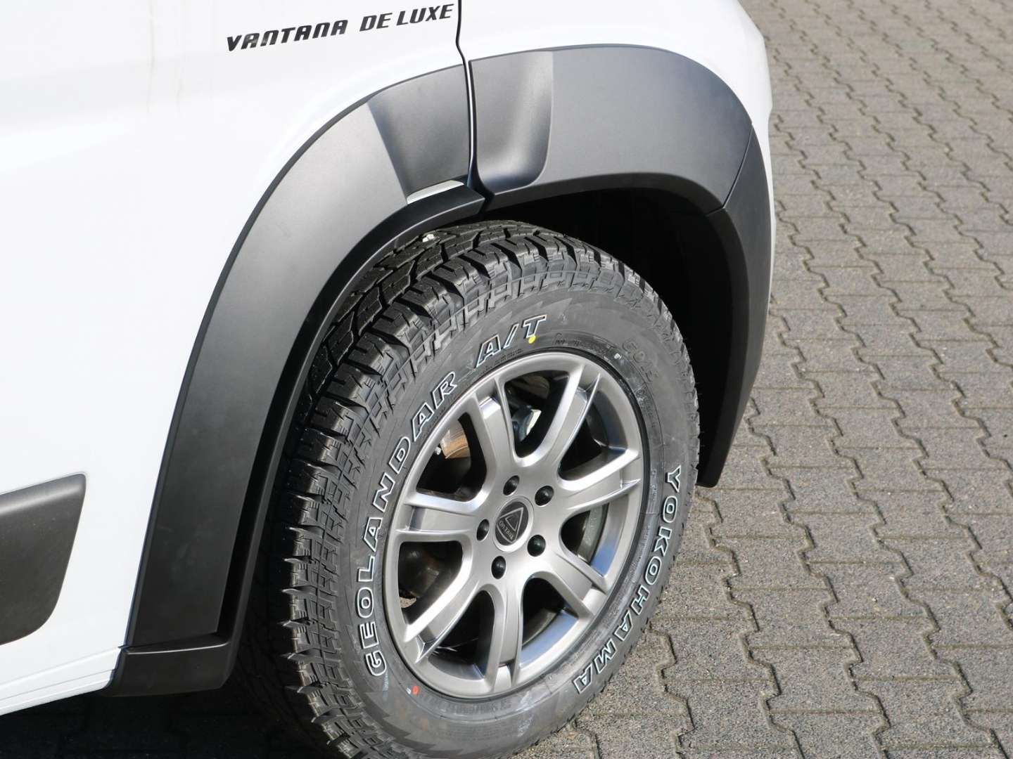 San Remo alloy wheel in, champagne glossy / crystal silver glossy, VS-40SR801750C3KS