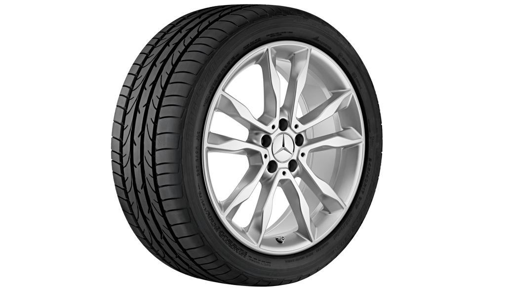 Cerchio a 5 doppie razze, 48,3 cm (19 pollici), GLA, 235/45 R19/, argento vanadio, A15640104007X45 Cerchio a 5 doppie razze, 48,3 cm (19 pollici), GLA, 235/45 R19/, argento vanadio, A15640104007X45