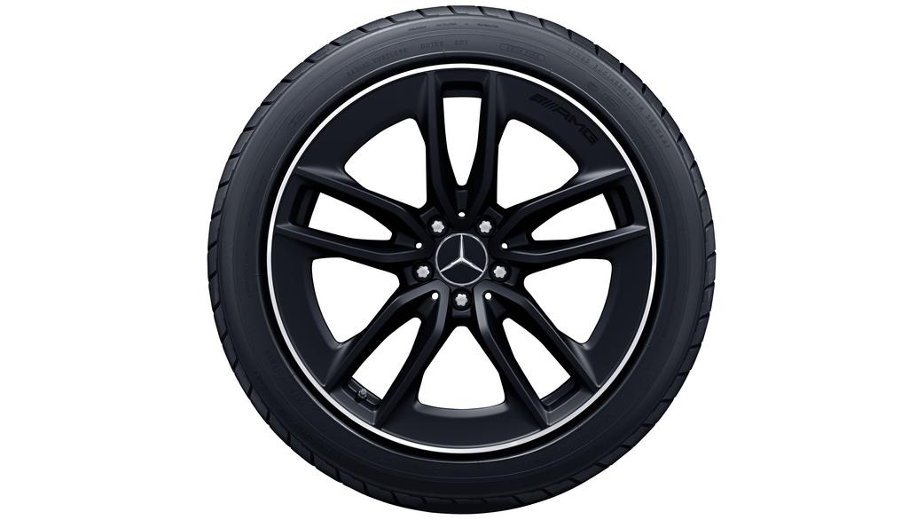 Cerchio AMG a 5 doppie razze, 48,3 cm (19 pollici), bordino alto, AMG GT, 285/40 R19/, nero opaco, A29040103007X71 Cerchio AMG a 5 doppie razze, 48,3 cm (19 pollici), bordino alto, AMG GT, 285/40 R19/, nero opaco, A29040103007X71