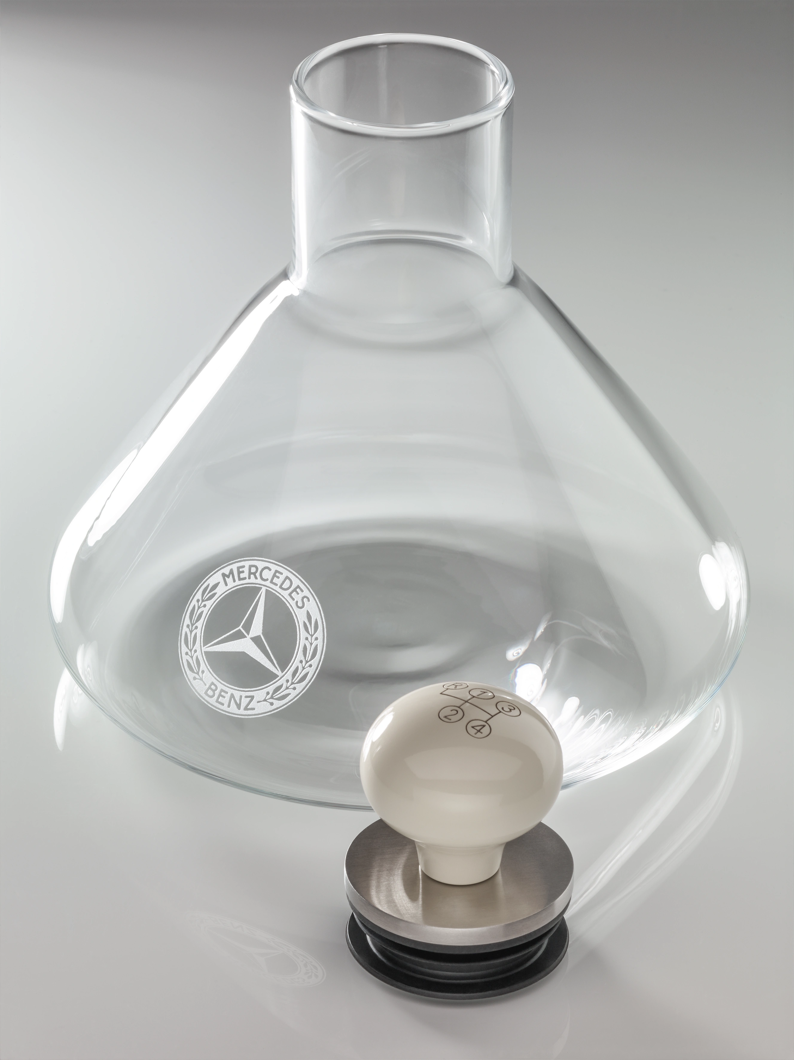 Dekantierkaraffe, transparent / elfenbein / silberfarben, Glas / Edelstahl / Holz, B66041832