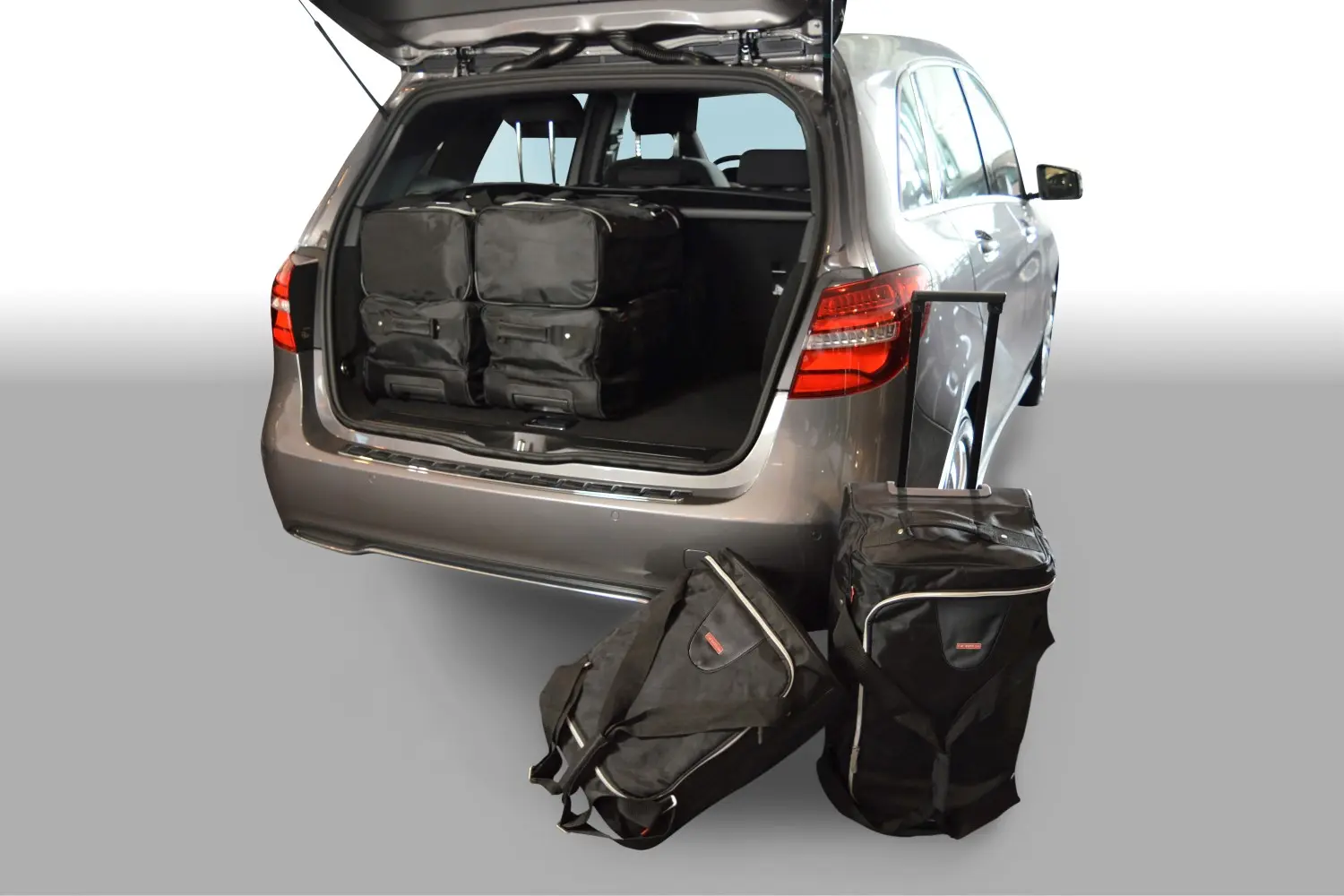 Travel bag set suitable for Mercedes-Benz B-Class (W246) 2011-2018 5-door hatchback - black, CB-M21001S Travel bag set suitable for Mercedes-Benz B-Class (W246) 2011-2018 5-door hatchback - black, CB-M21001S