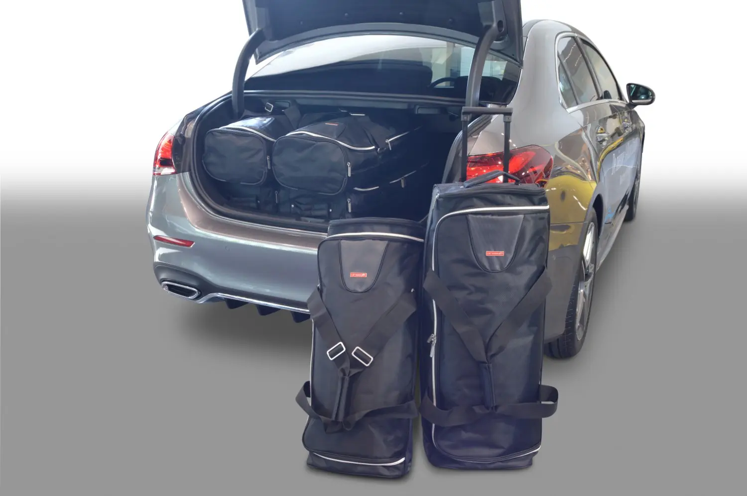 Reistassenset geschikt voor Mercedes-Benz A-Klasse (V177) 2018-heden 4-deurs sedan. CB-M23601S Reistassenset geschikt voor Mercedes-Benz A-Klasse (V177) 2018-heden 4-deurs sedan. CB-M23601S
