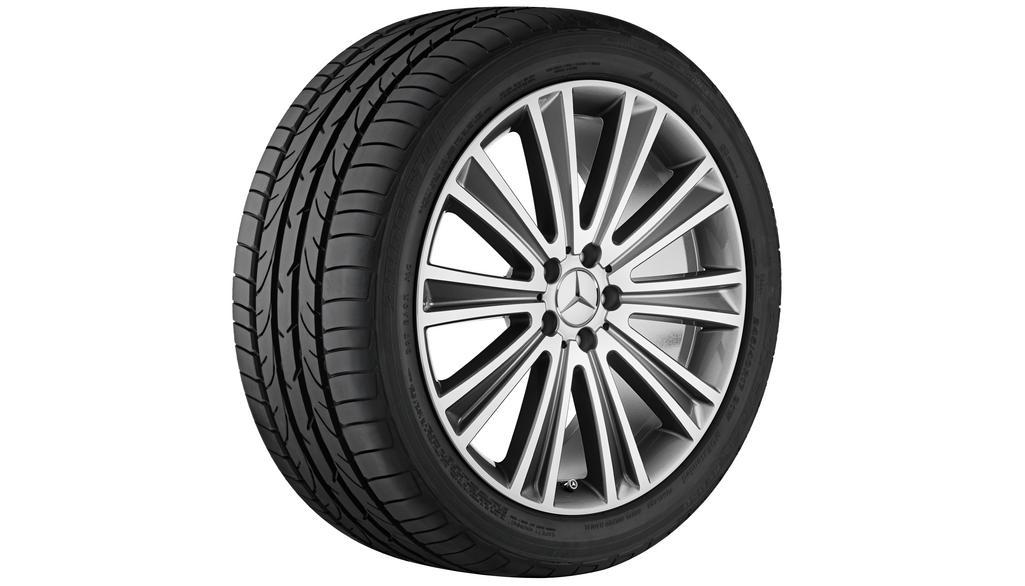 Cerchio a 10 razze, 50,8 cm (20 pollici), lucido, Classe S, 275/35 R20/, argento palladio, A22240128027X19 Cerchio a 10 razze, 50,8 cm (20 pollici), lucido, Classe S, 275/35 R20/, argento palladio, A22240128027X19