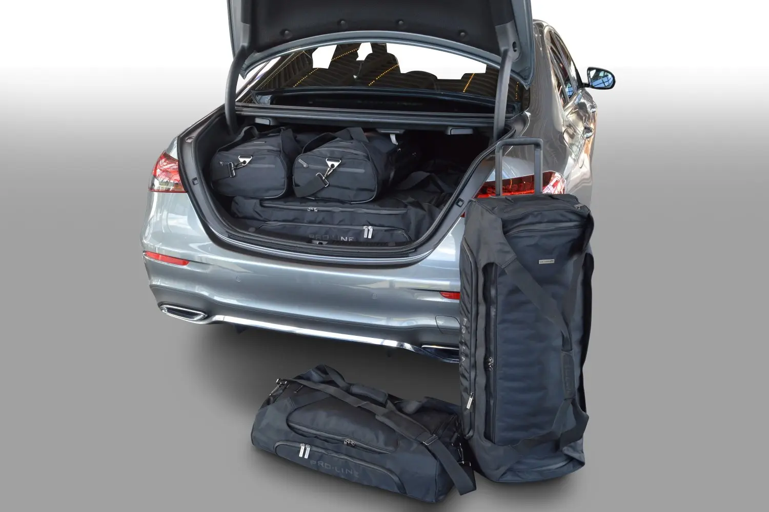 Reistassenset geschikt voor Mercedes-Benz E-Klasse (W213) 2016-2023 4-deurs Saloon Pro.Line - Zwart, CB-M22101SP Reistassenset geschikt voor Mercedes-Benz E-Klasse (W213) 2016-2023 4-deurs Saloon Pro.Line - Zwart, CB-M22101SP
