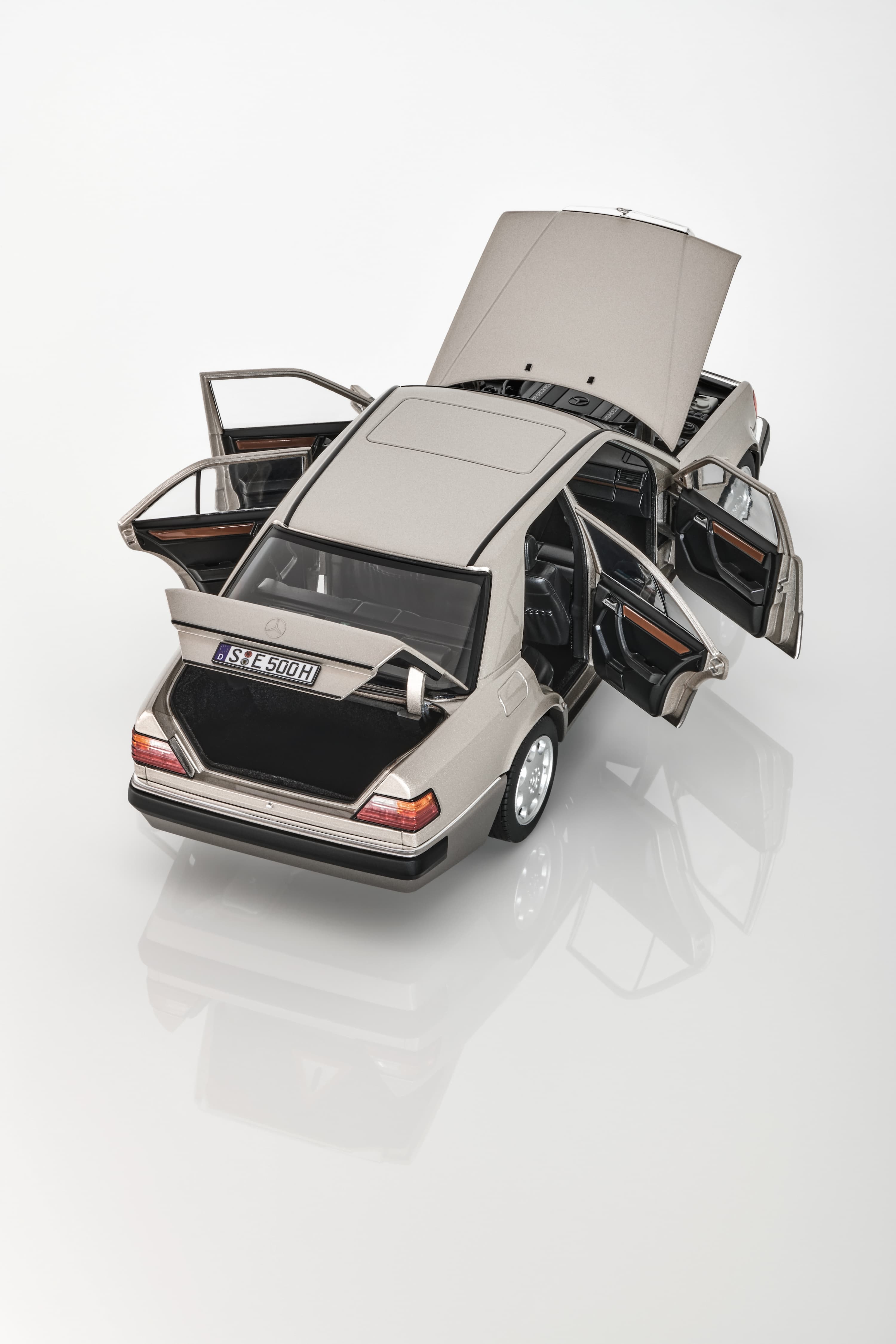 Modellauto: 500 E W 124 (1991-1993), rauchsilber, Norev, 1:18, B66040724