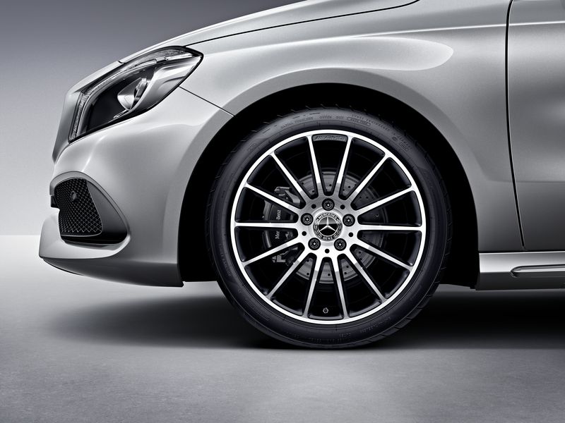AMG Vielspeichen-Rad, 45,7 cm (18 Zoll), Felgenhorn glanzgedreht, CLA/ B-Klasse/ A-Klasse, 225/40 R18/, schwarz, A17640102007X72