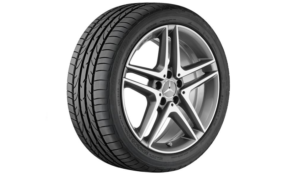 Cerchio AMG a 5 doppie razze, 45,7 cm (18 pollici), lucido, Classe CLA/ A, 235/40 R18/, grigio titanio, A17640100007X21 Cerchio AMG a 5 doppie razze, 45,7 cm (18 pollici), lucido, Classe CLA/ A, 235/40 R18/, grigio titanio, A17640100007X21