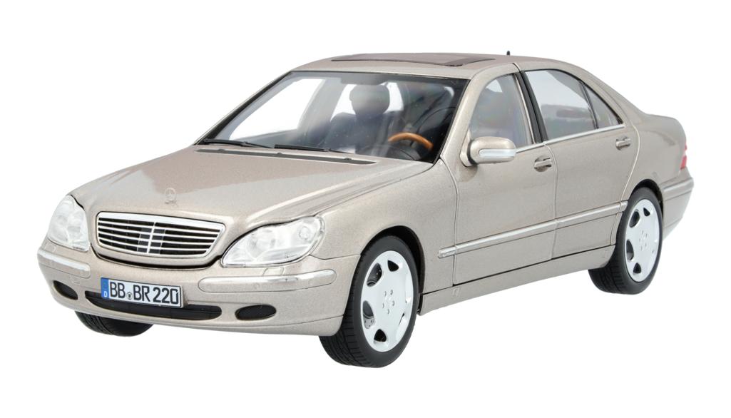 Model car: S 600 Sedan long version V220 (2000-2005), cubanite silver, B66040660 Model car: S 600 Sedan long version V220 (2000-2005), cubanite silver, B66040660