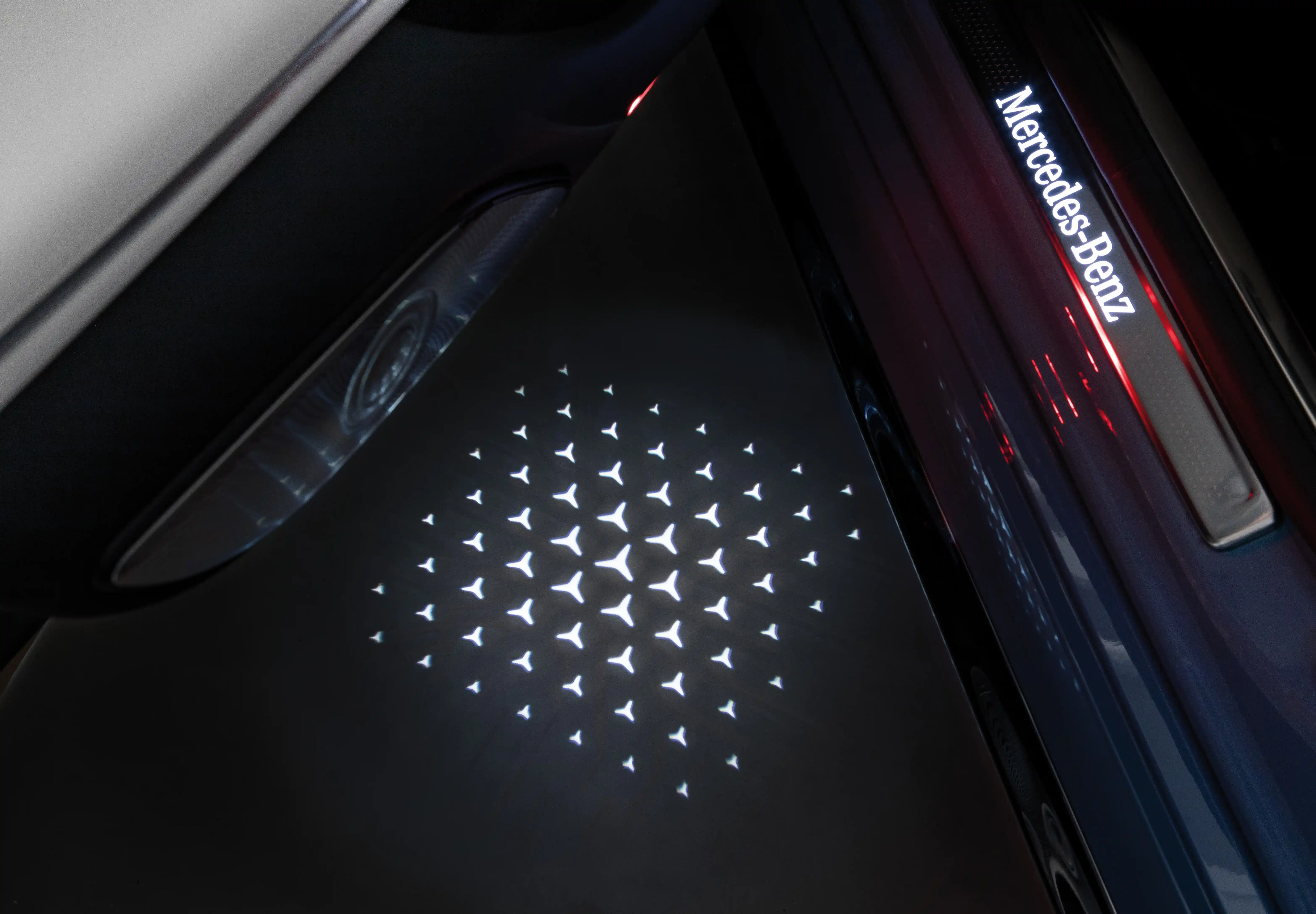 LCD-Projektor, mit animiertem Mercedes-Benz Pattern, 1 Set, A2448209900