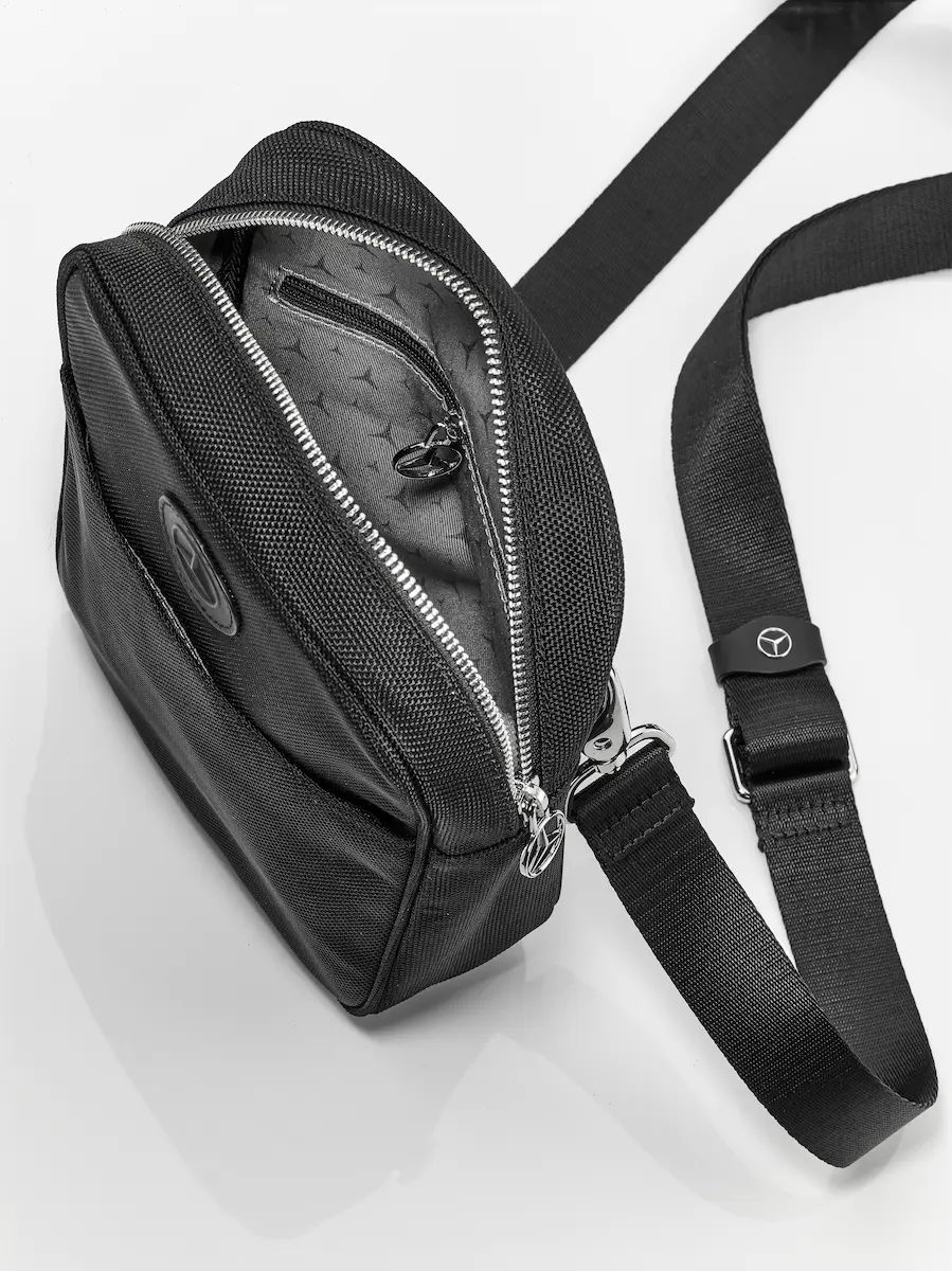 Shoulder bag, black, polyamide (recycled) / polyester (recycled), B67960036
