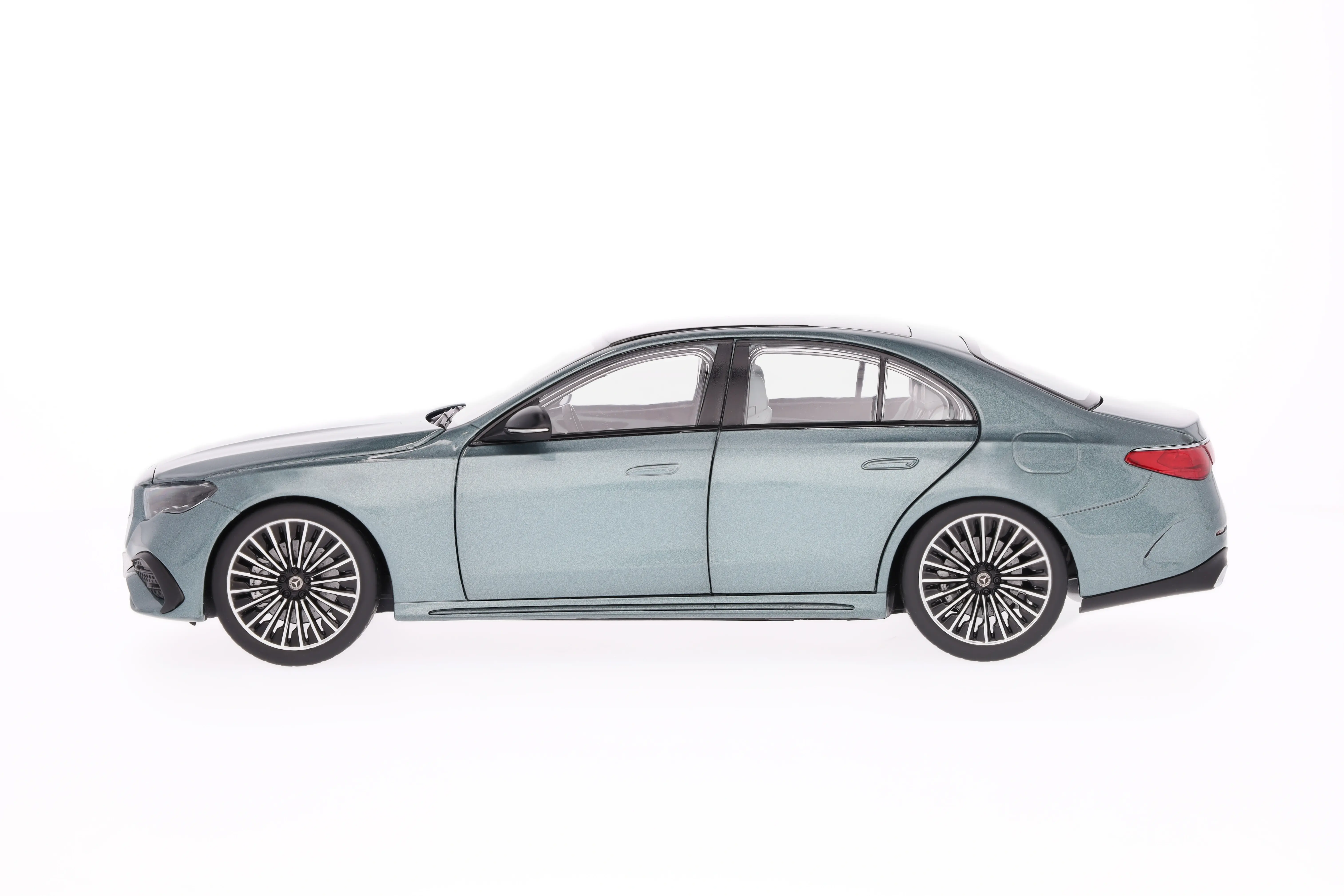 Modellauto: E-Klasse, Limousine, AMG Line, W214, verdesilber, iScale, 1:18, B66961118