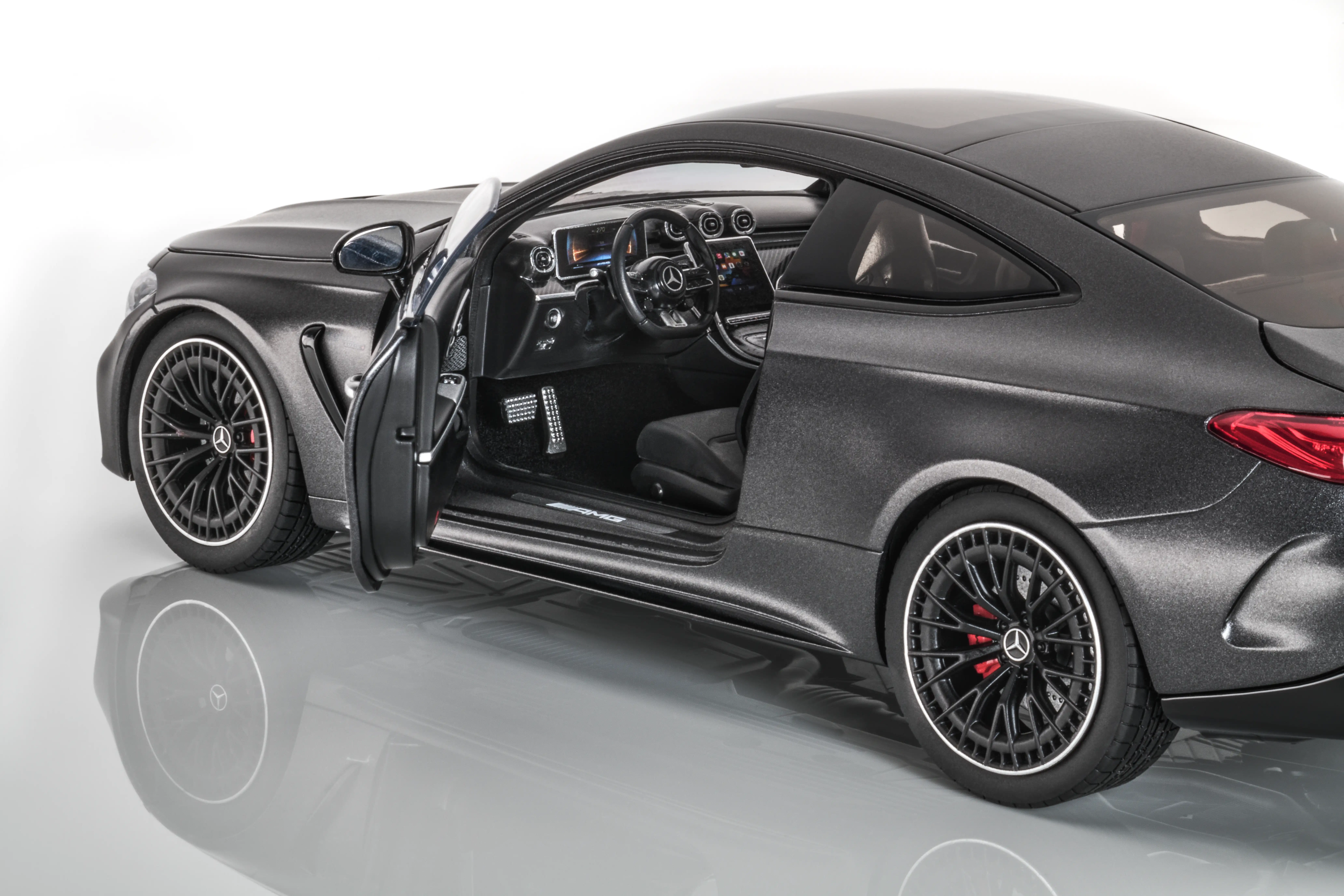 Modellauto: Mercedes-AMG CLE 53, Coupé, 4MATIC+, C236, MANUFAKTUR graphitgrau magno, NZG, 1:18, B66961521 Modellauto: Mercedes-AMG CLE 53, Coupé, 4MATIC+, C236, MANUFAKTUR graphitgrau magno, NZG, 1:18, B66961521
