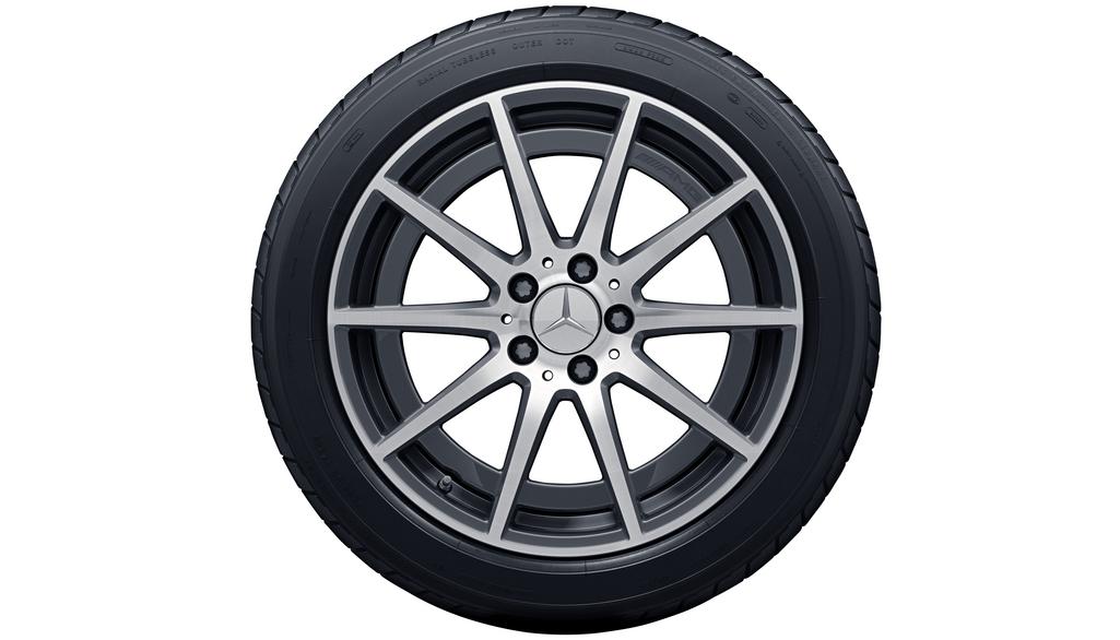 Cerchio AMG a 10 razze, 45,7 cm (18 pollici), lucido, Classe C, 265/40 R18/, grigio tantalio, A20540104017Y51 Cerchio AMG a 10 razze, 45,7 cm (18 pollici), lucido, Classe C, 265/40 R18/, grigio tantalio, A20540104017Y51
