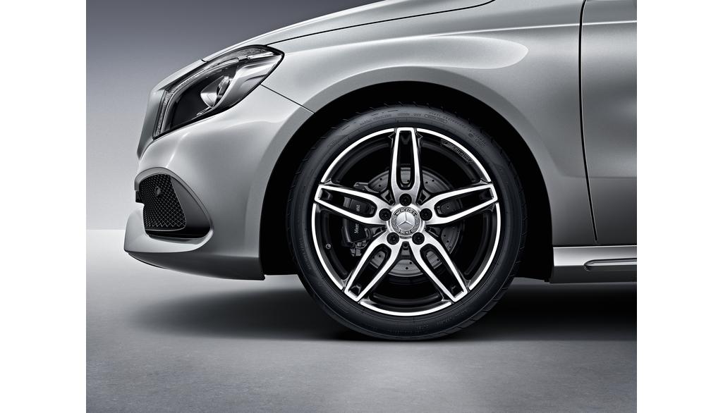 AMG 5-Doppelspeichen-Rad, 45,7 cm (18 Zoll), glanzgedreht, CLA/ B-Klasse/ A-Klasse, 225/40 R18/, schwarz, A17640107007X23
